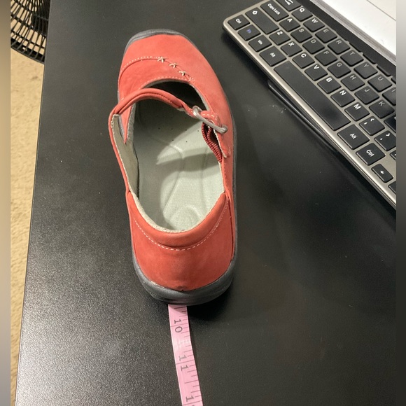 COPY - KEEN Mary Jane Shoes Red Suede sz. 6 - Picture 8 of 8